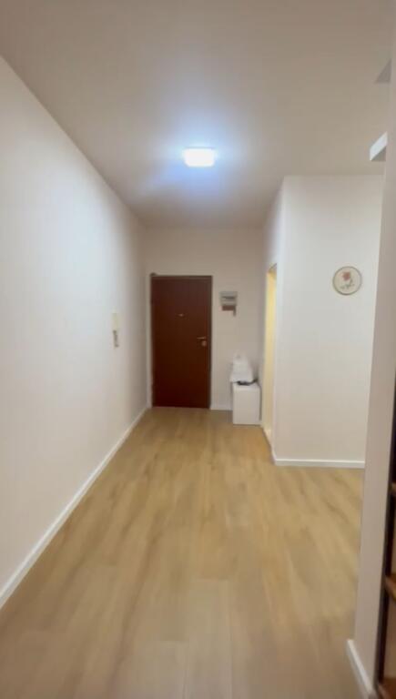 Shitet apartament 2+1+2 tualete te Rruga Fortuzi !!