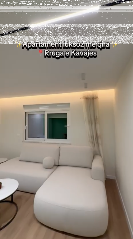 Jepet apartamenti me qera 2+ 1  750 euro  rr Kavajes