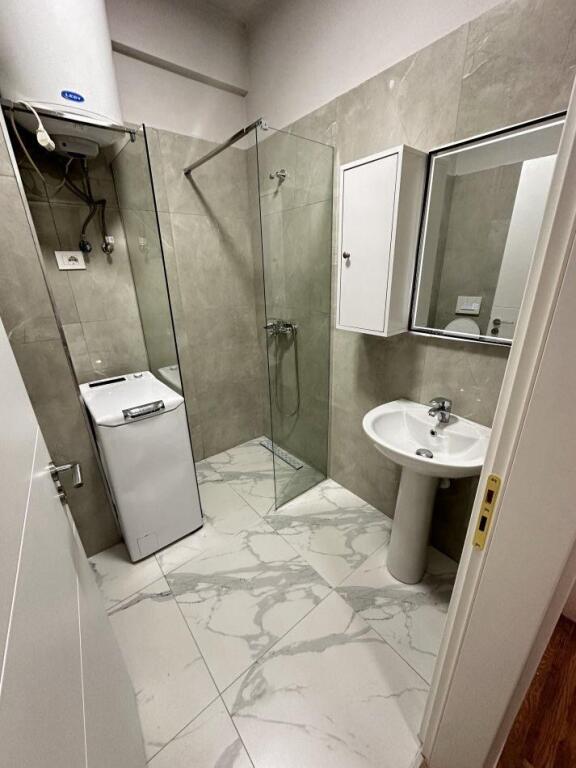 Apartament 1+1 per qera ne astir