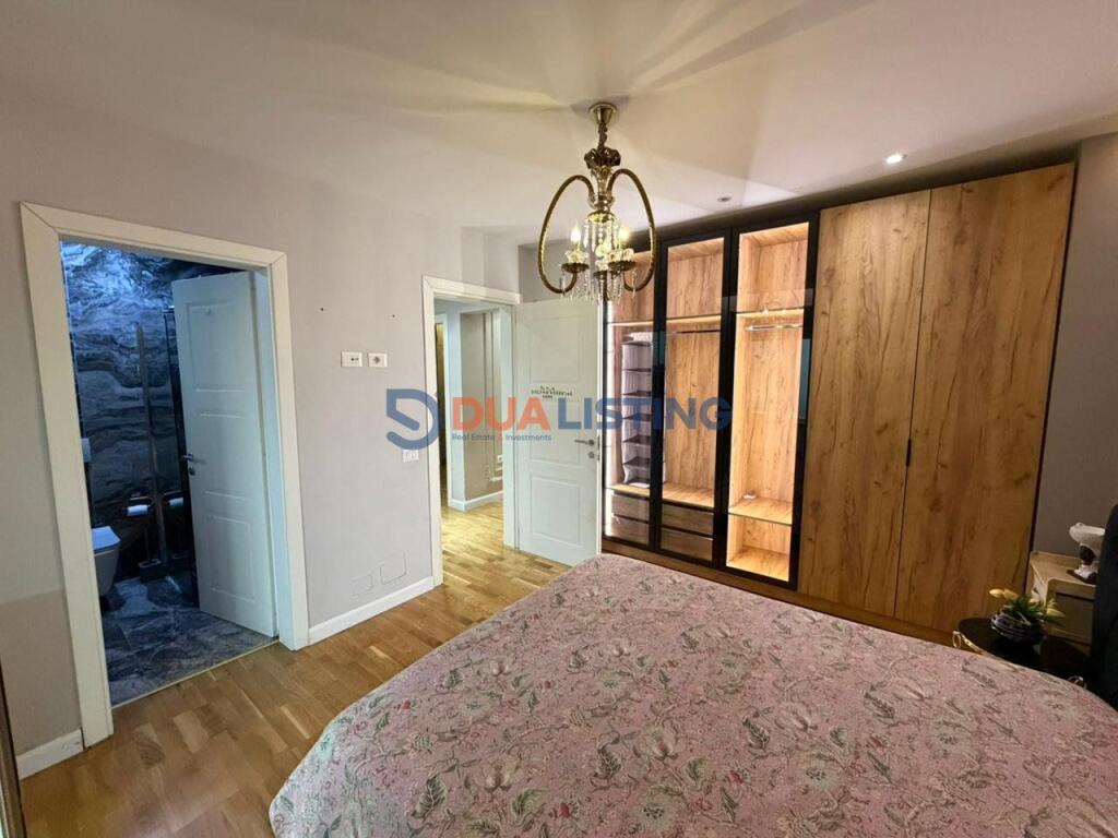 Apartament 3+1+2 ne shitje,tek Rruga Elbasanit!