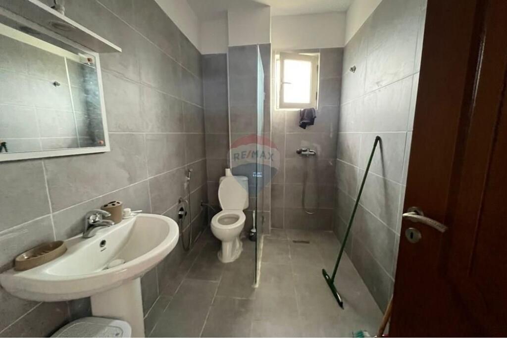 Shtëpi private - Për Qira - Vlorë