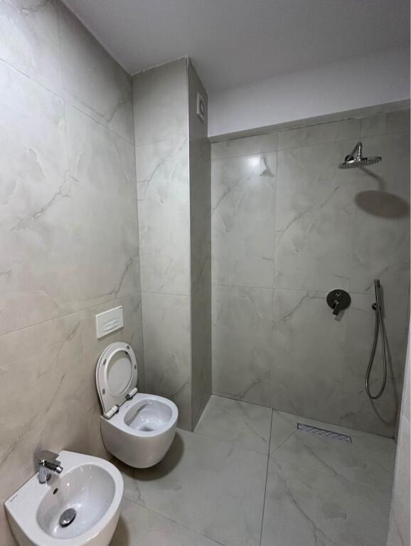 APARTAMENT 1+1 NE SHITJE NE FRESK