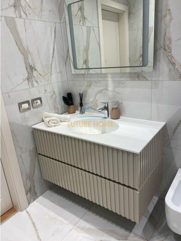 Shitet apartament 3+1+2 Fusha e Aviacionit