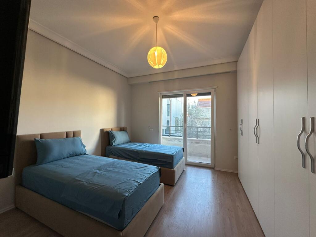 Vilë 3 katëshe me QIRA në Rezidencë private pranë TEG në Tiranë