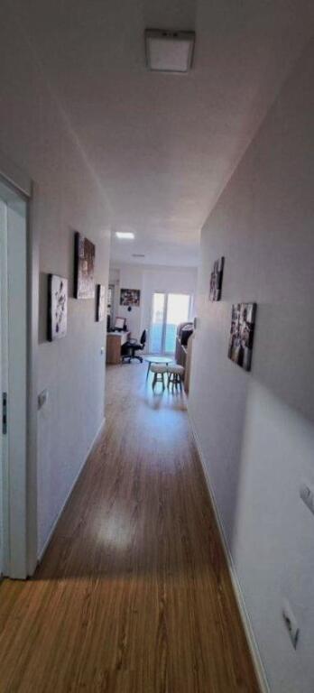 Zyre Me Qera 1+1 Tek Stacioni i Trenit (ID BZ2797) Tirane