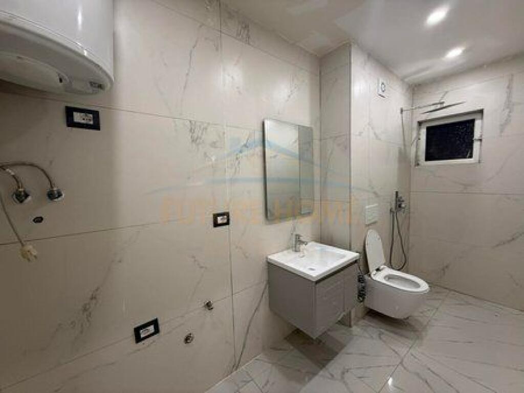 Shitet , Apartament 1+1, Komuna Parisit, Tirane