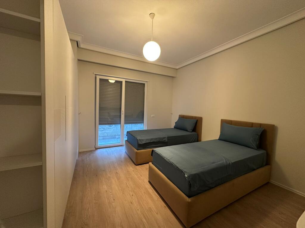 Vilë 3 katëshe me QIRA në Rezidencë private pranë TEG në Tiranë