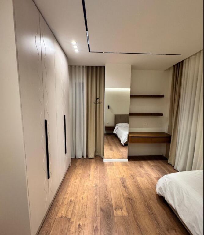 APARTAMENT ME QERA 2+1 XHAMLLIK 90.000 LEKE