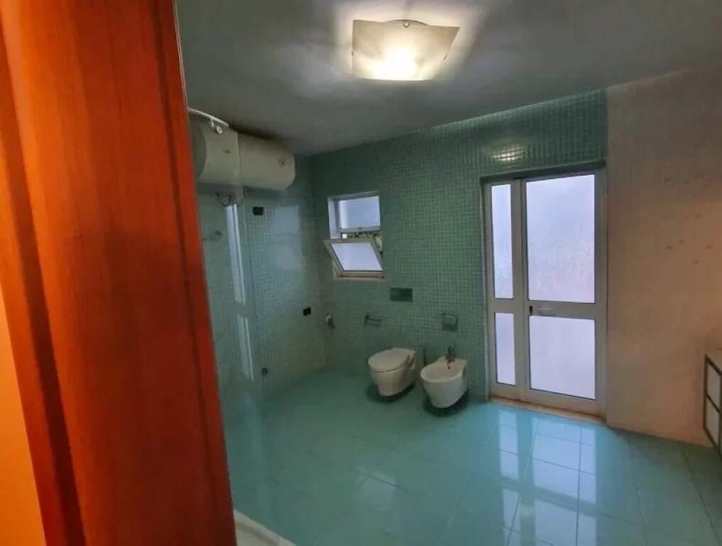 Vile 3 kateshe me qera ne Selite