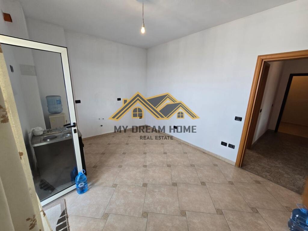 SHITET APARTAMENT 2+1 NE QENDER TE DURRESIT TEK GJYKATA!