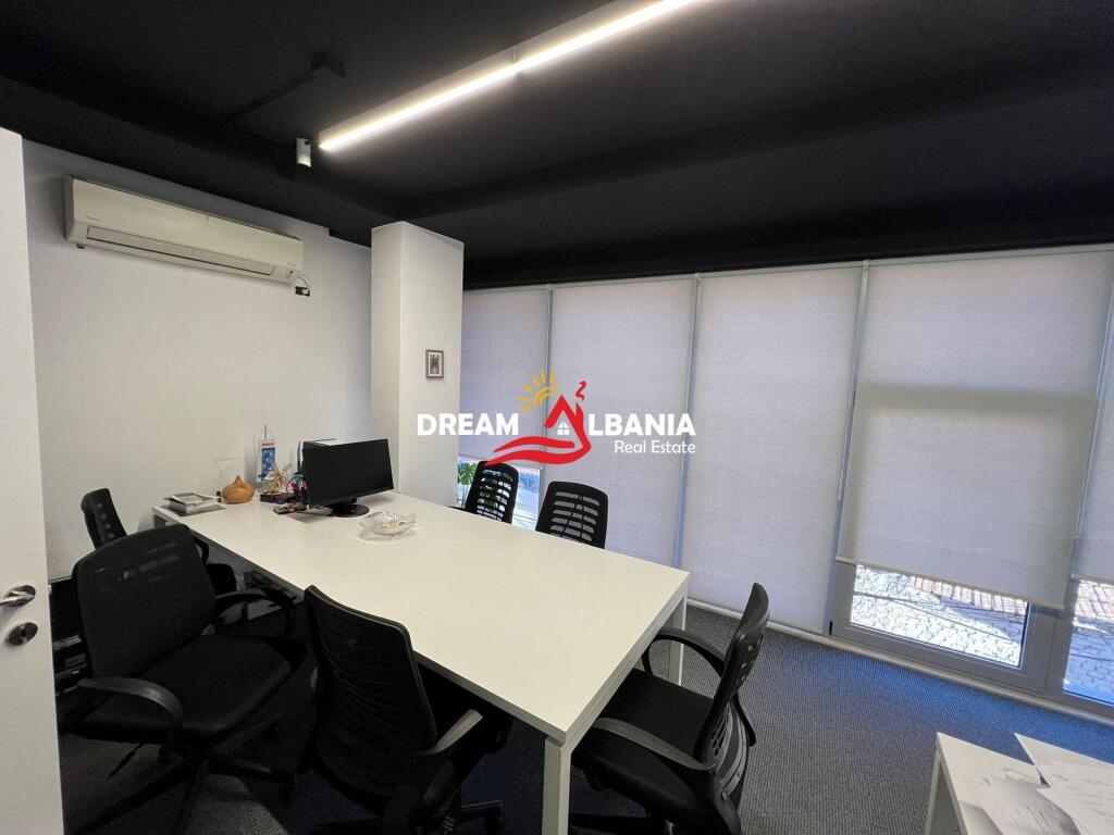Ambjent me qera per zyra tek Pazari I Ri,Tirane (ID 42611230)