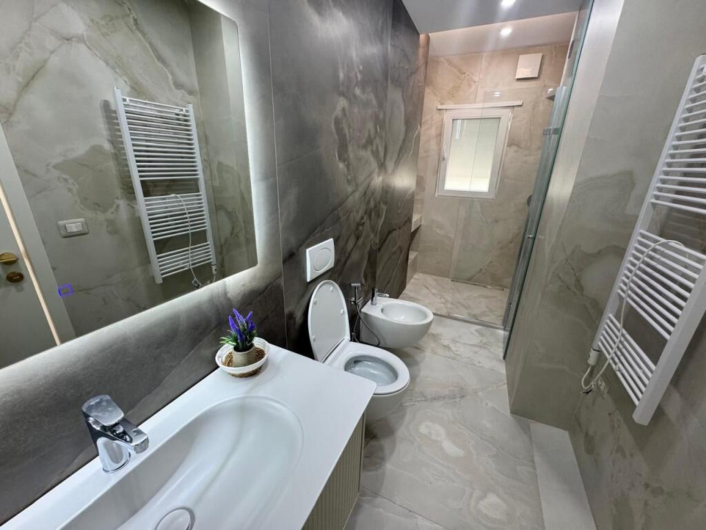 🏢In one of the residences near the panoramic lake of Farka, a 2+1+2+parking space apartment, furnished, is for rent 1,500Euro