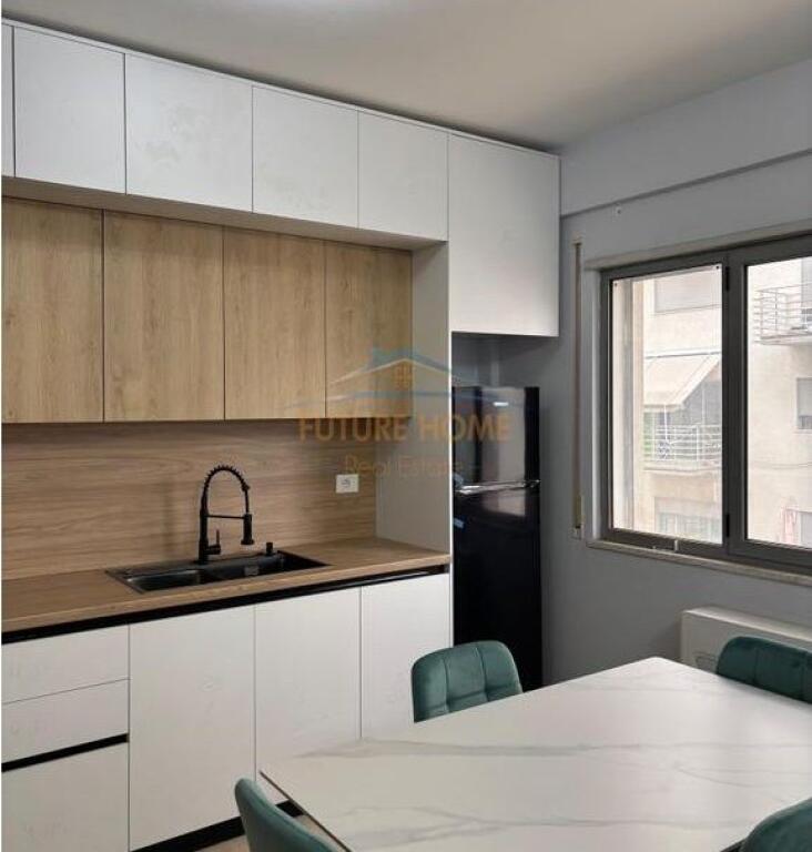 Qera, Apartament 1+1, Rruga 5 Maji, Tiranë