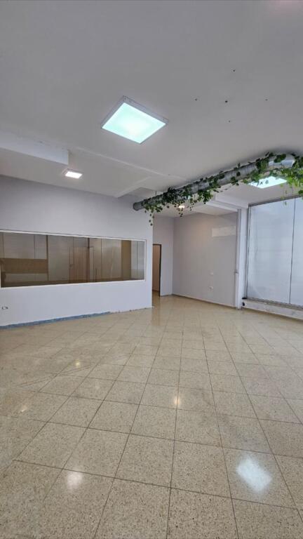 Vendesi Commerciale di Lusso in Vendita – 136 m², Grande Anello (Shkëlqim Fusha)