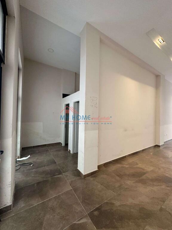 Shop for rent at 21 Dhjetori in Tirana
