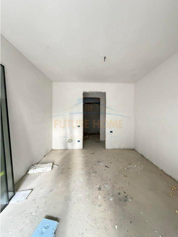 Shitet apartament 2+1+2 Palladium Residence Liqeni i Thate