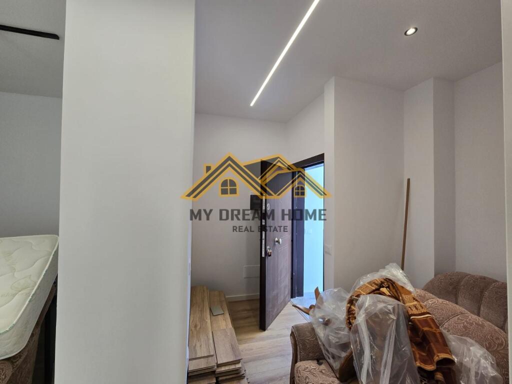 Apartament 2+1+2 Për Shitje në Golem!