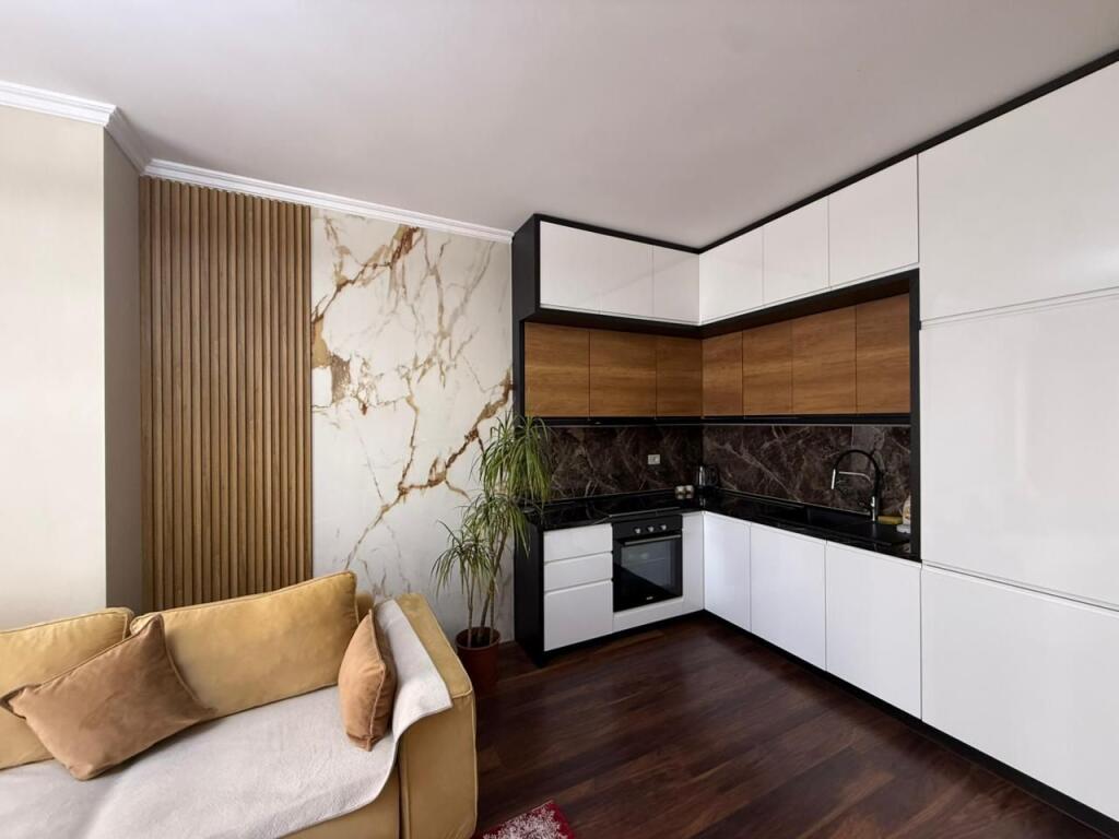 APARTAMENT ME QIRA, AFËR PLAZHIT, HOTEL VIVAS