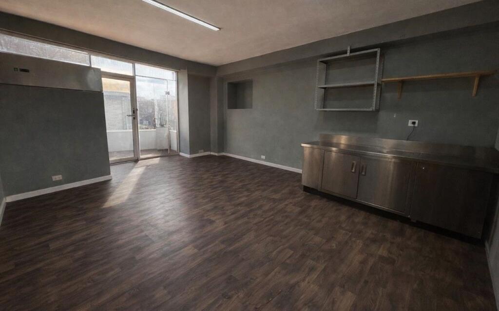 Zyre me qera tek Rruga e Kavajes (ID BZ27101) Tirane