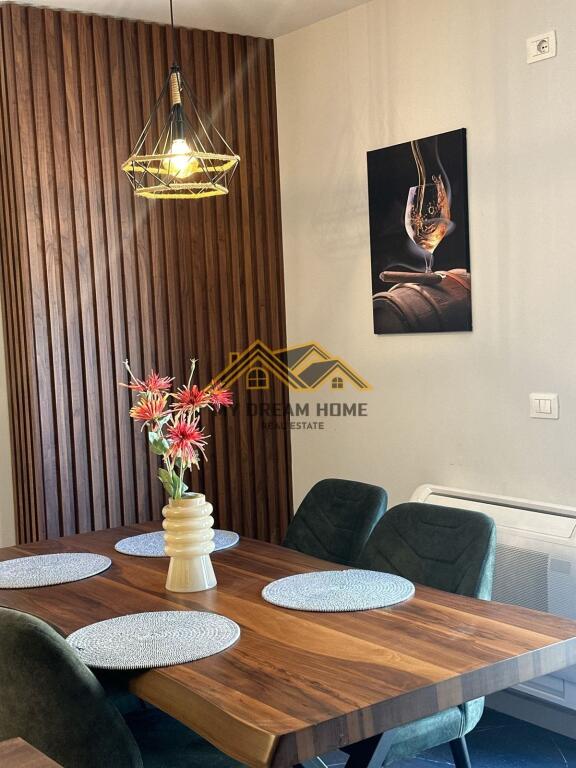 SHITET SUPER APARTAMENT 2+1+2 ME PAMJE DETI