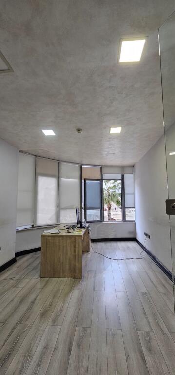 🏢 FOR RENT – OFFICE 127 m² AT THE ENTRANCE OF VOLLGES