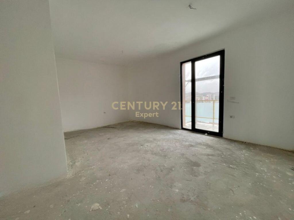 Shesim apartament 3+1+2 te Rruga 29 Nentori pran CASA ITALIA! 166,320 € Sip. Totale  119m2