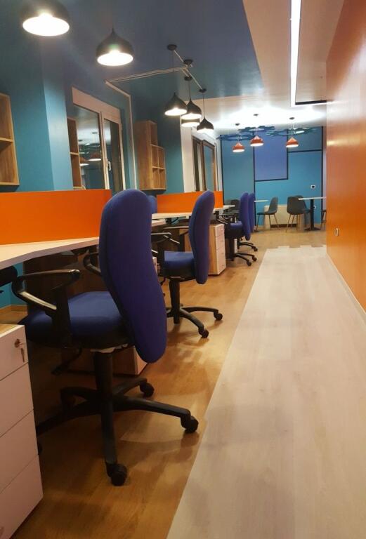 Tirane, jepet me qera nga Pronari, pa-komision zyre Kati 1, 550 m² 5.000 € (Rruga Brigada e VIII)
