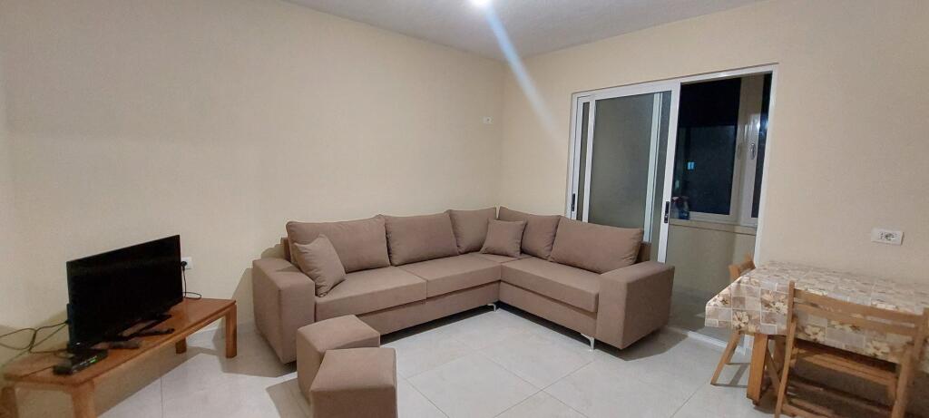 Apartament 1+1 për qera Medreseja
