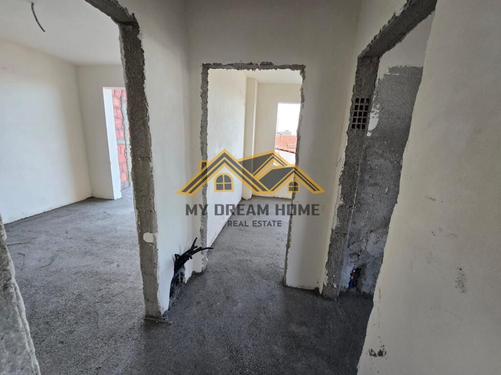 APARTAMENT 2+1 NE FAZE NDERTIMI NE PLAZH DURRES, PER SHITJE!