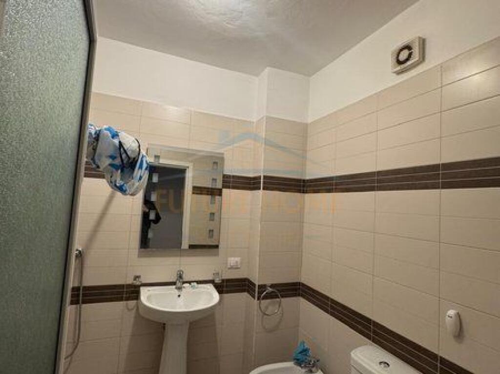 Shitet, Apartament 1+1, Kompleksi Kontakt, 21 Dhjetori , Tirane