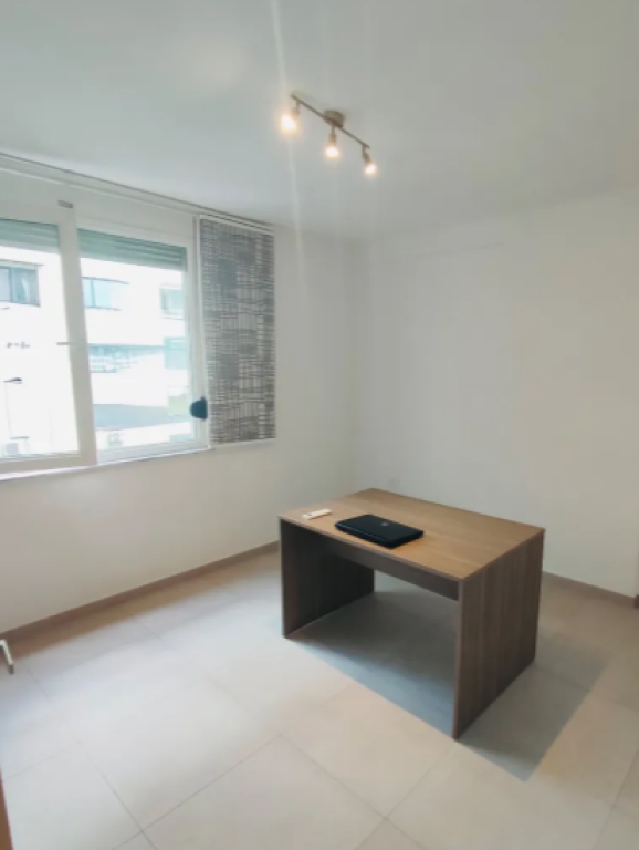 ▪️ APARTAMENT ME QIRA – MYSLYM SHYRI 📍 Pranë Gjykatës