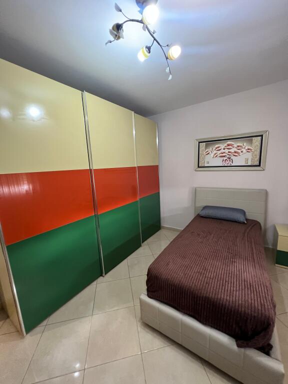 Appartamento 3+1+2+ Cucina Separata+Deposito in affitto presso Mozaiku di Tirana, 21 Dicembre .