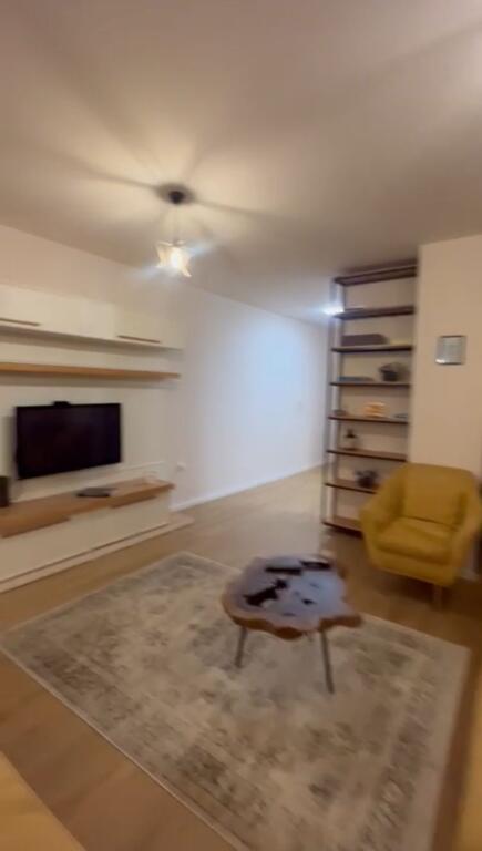 Shitet apartament 2+1+2 tualete te Rruga Fortuzi !!