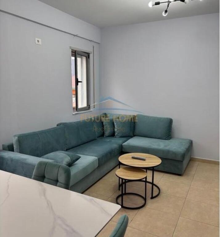 Qera, Apartament 1+1, Rruga 5 Maji, Tiranë