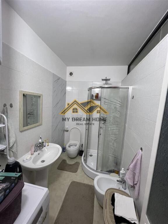 SHITET APARTAMENTI 2+1 NE HYRJE TE DURRESIT!!