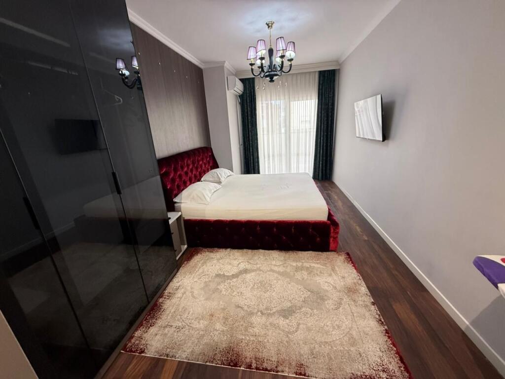 APARTAMENT ME QIRA, AFËR PLAZHIT, HOTEL VIVAS