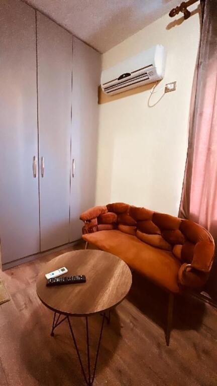 SHITEt APARTAMENT 2+1 &amp;  Garsionere prane Amabasades Amerikane