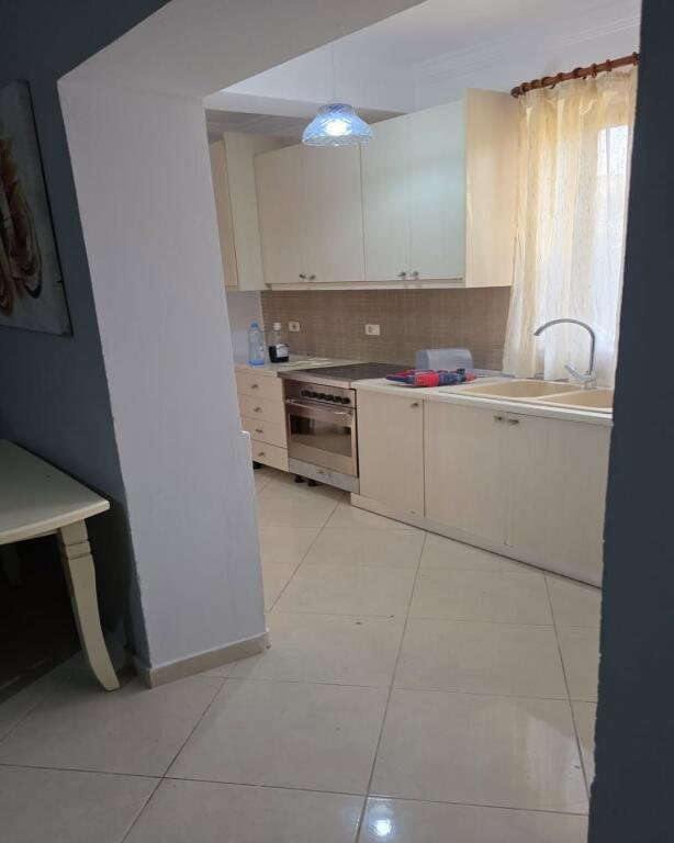 JEPET ME QIRA APARTAMENT 1+1 – PORCELAN