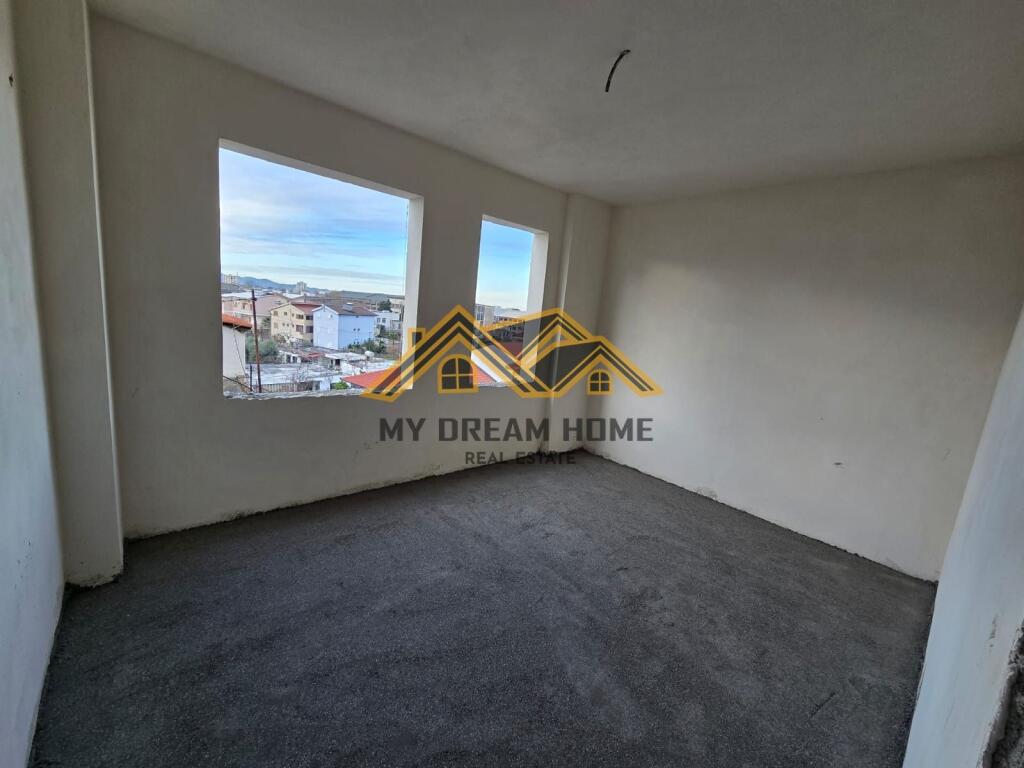 APARTAMENT 2+1 NE FAZE NDERTIMI NE PLAZH DURRES, PER SHITJE!