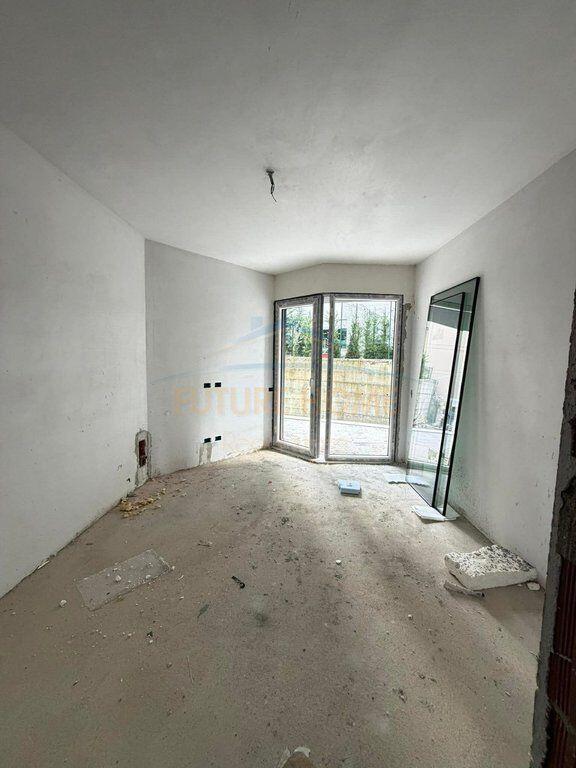 Shitet apartament 2+1+2 Palladium Residence Liqeni i Thate