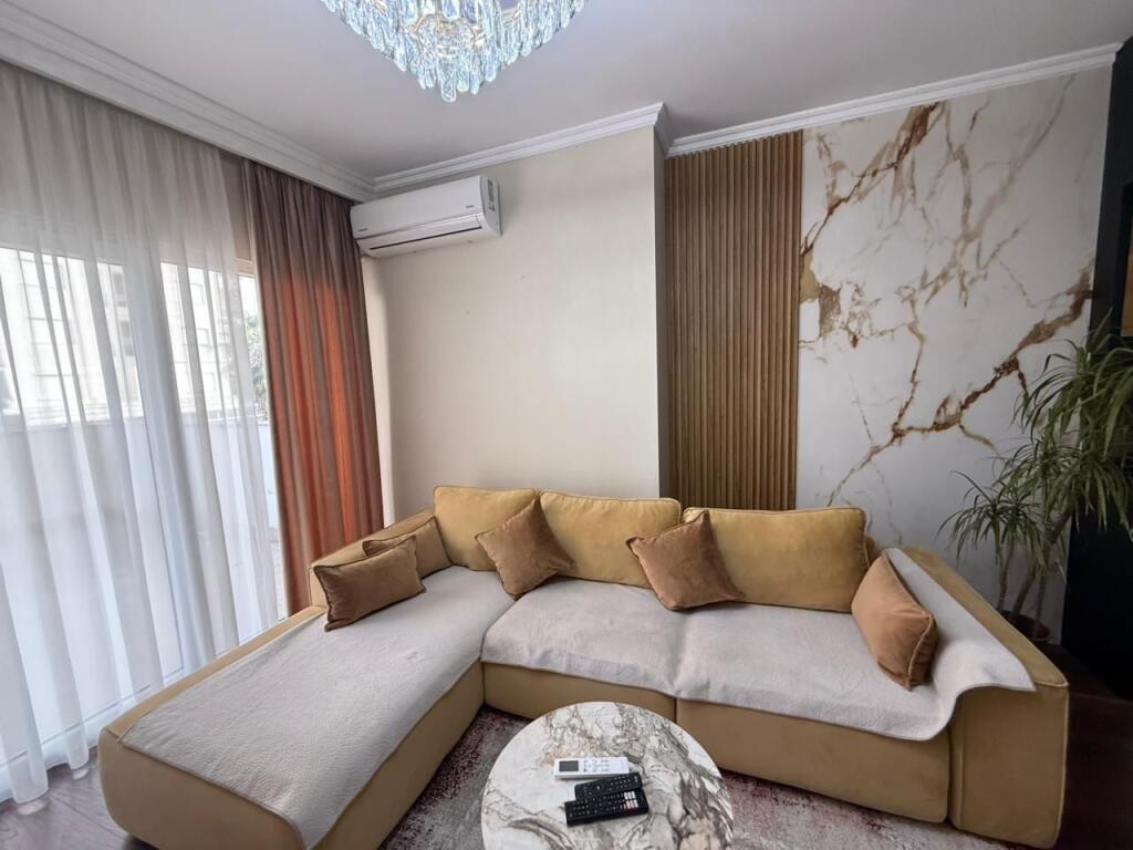 APARTAMENT ME QIRA, AFËR PLAZHIT, HOTEL VIVAS