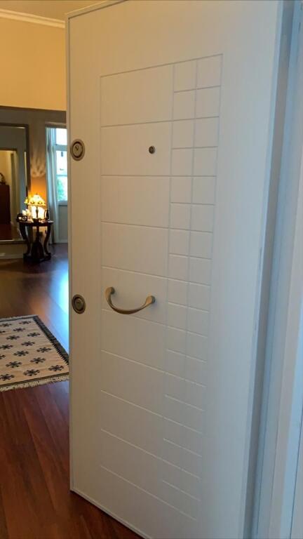 SHITEt APARTAMENT 2+1 &amp;  Garsionere prane Amabasades Amerikane