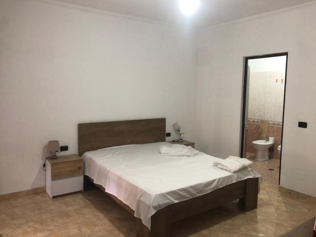 Jepet me qera apartament 2+1+2 Rruga Panorama!