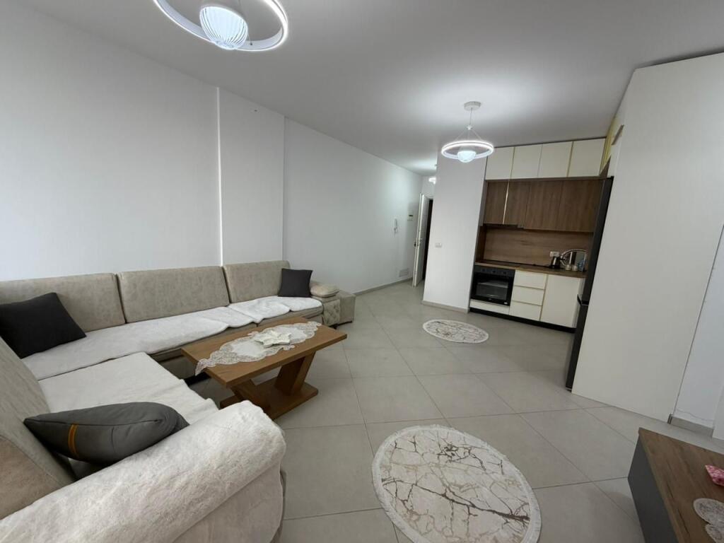 🏡 Affittasi appartamento 2+1+2 + 🅿️ 📍 Don Bosko, vicino a Fiori di Bosko💰 Prezzo: 800 € / mese