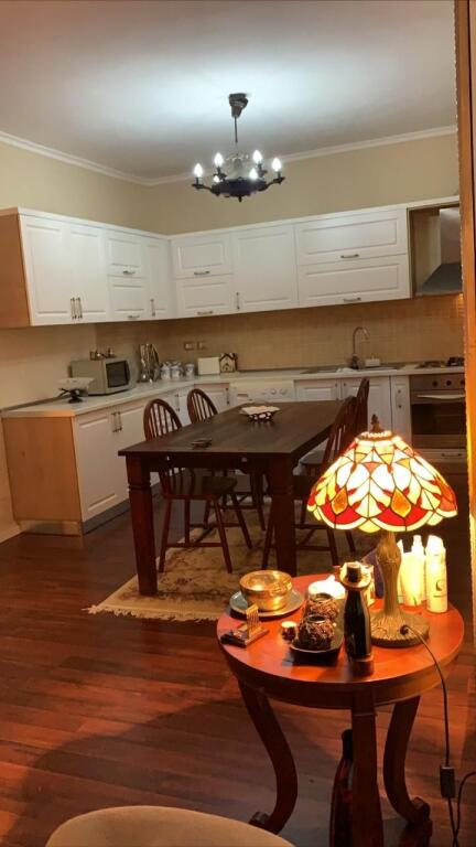 SHITEt APARTAMENT 2+1 &amp;  Garsionere prane Amabasades Amerikane