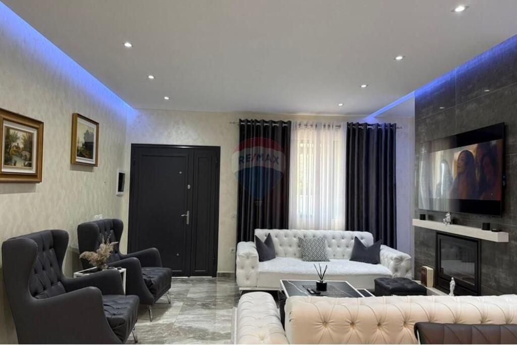 Casa privata sull'Isola di Shëngjin in vendita!