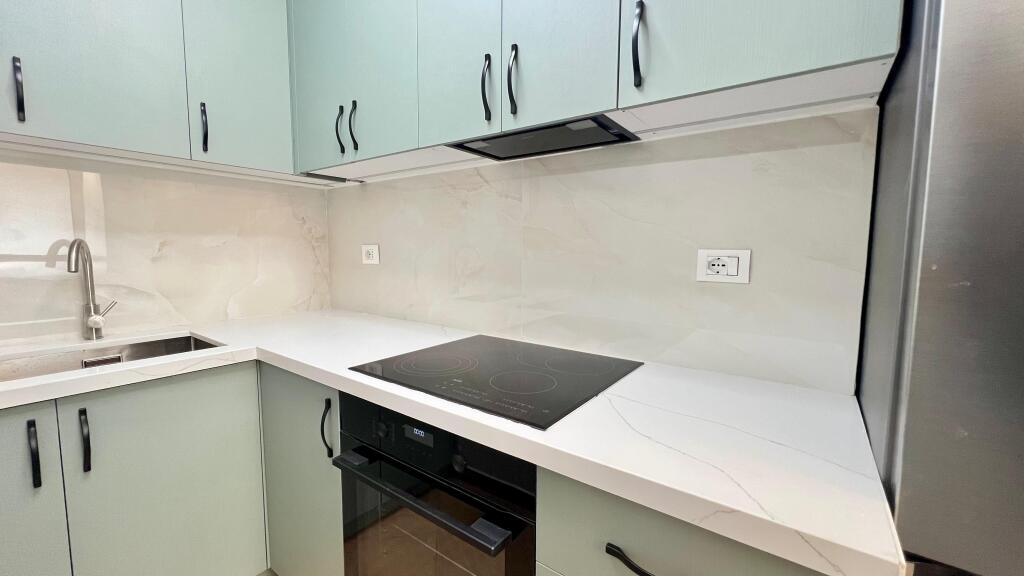 Me Qera : 2+1+ Kuzhine Vec📍Rruga e Kavajes ( 7 Min Larg Qendres🏃🏻‍♂️) - 75,000 Lek - S.95m² - 100% e Re E Pabanuar ✨