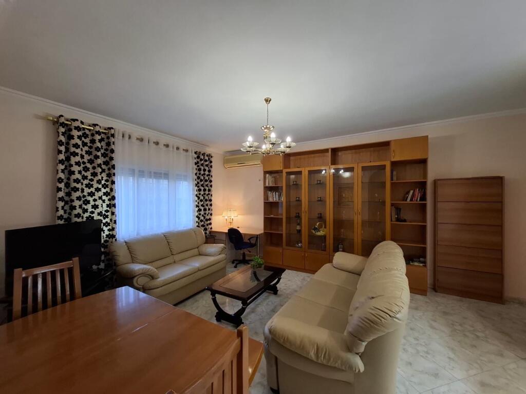 Appartamento 1+1, Comune di Parigi!