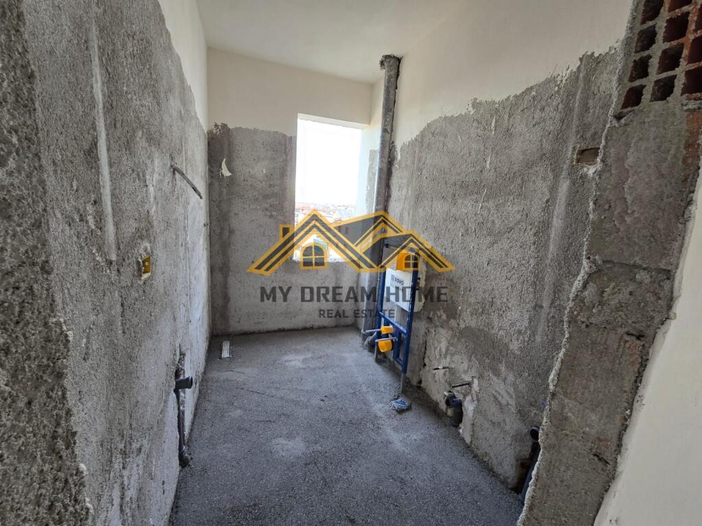 APARTAMENT 2+1 NE FAZE NDERTIMI NE PLAZH DURRES, PER SHITJE!