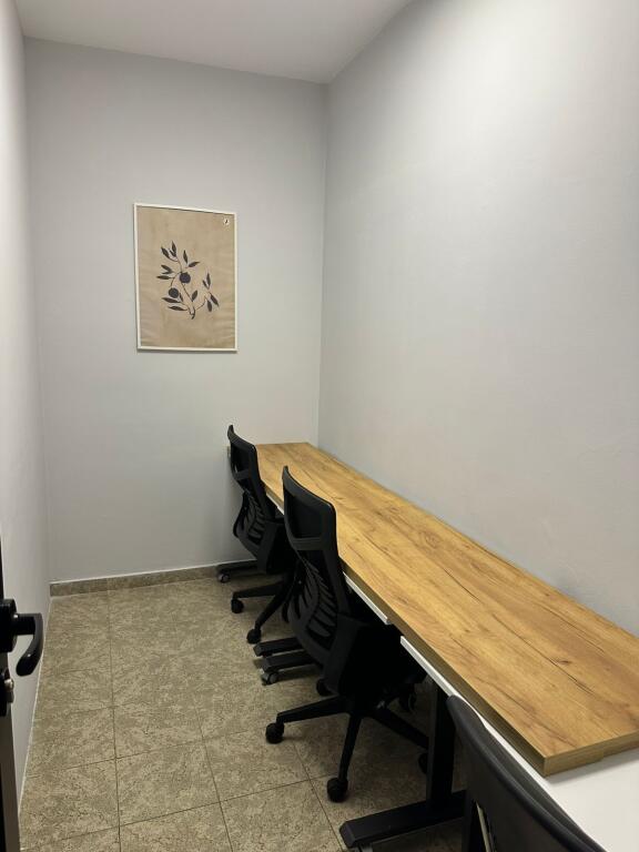 OFFICE FOR RENT 140 M2 BLOK 2,500 EURO